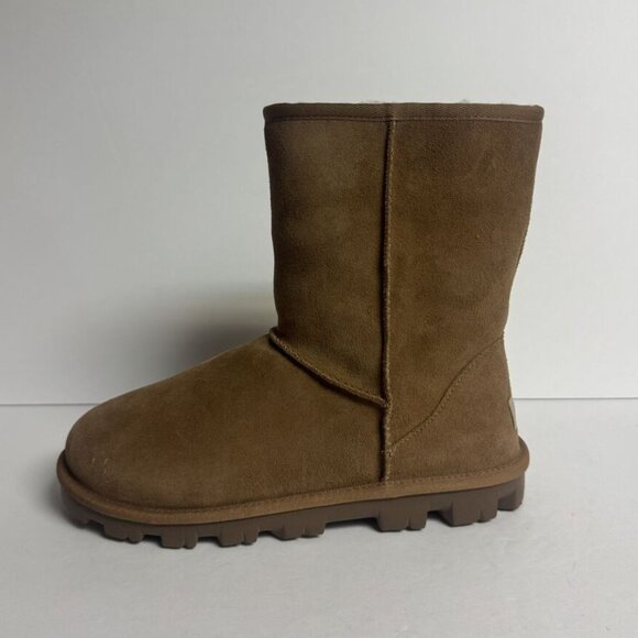 UGG Womens Essential Short Boot Chestnut Size M
